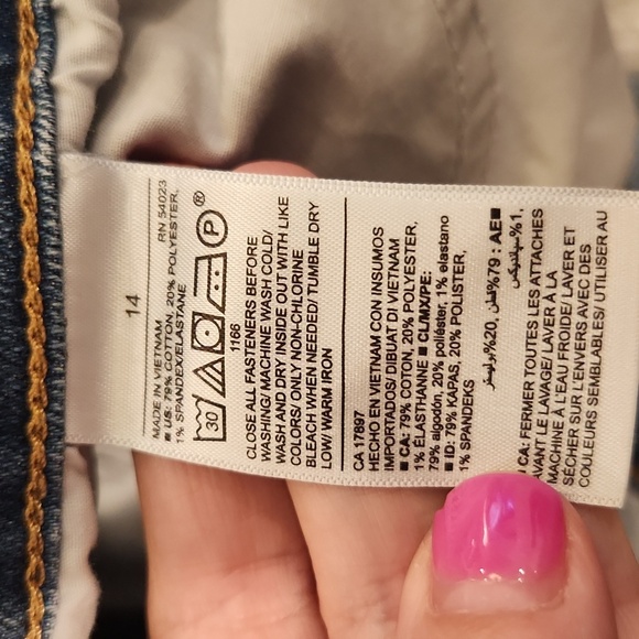 Light wash, high waist distressed Old Navy jean shorts size 14! - Picture 3 of 9